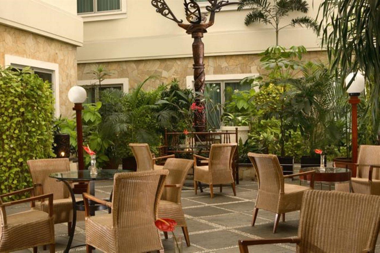 Hotel Santika Pontianak Exterior photo